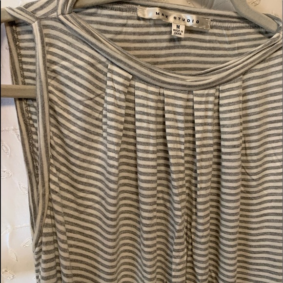 Women’s sleeveless top - Picture 2 of 3